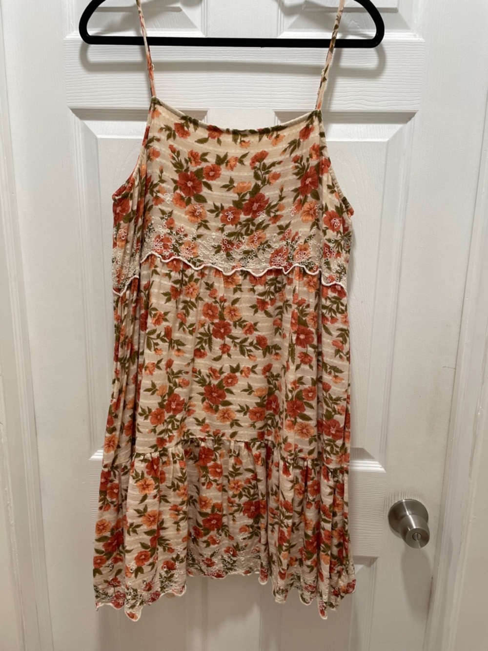 American Eagle Floral Lace Trim Spaghetti Strap Dress - Cream & Rust Floral NWT - Picture 1 of 3